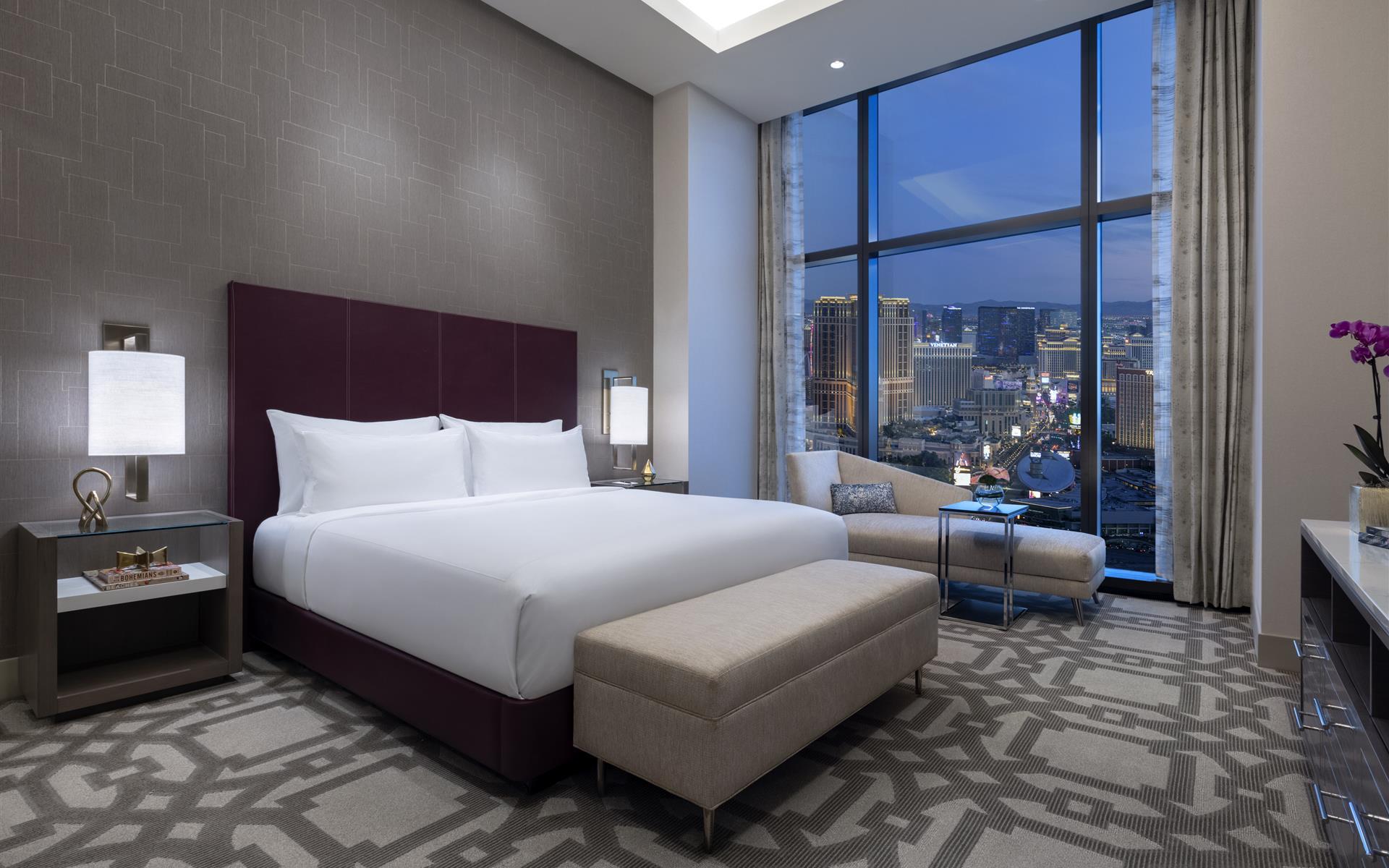 Crockfords Standard Deluxe Hotel Room Bedroom Photo