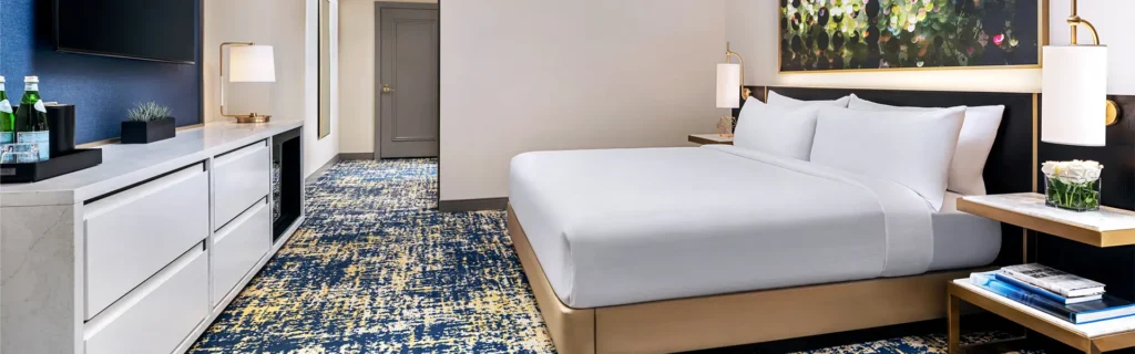 standar deluxe bedroom confortable bed