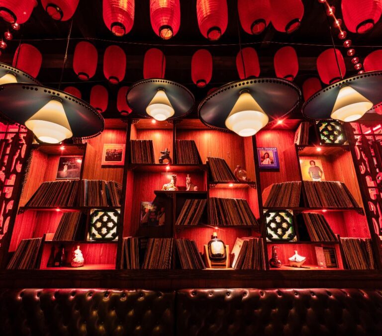 Here Kitty Kitty Vice Den